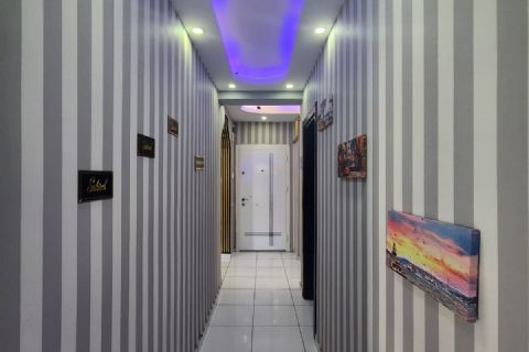 KARİZMA'DAN GMK ÜZERİ POZCUNUN GÖBEĞİNDE TABELA DEĞERİ YÜKSEK 2+1