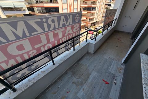 KARİZMA'DAN GMK VE MEDİCAL PARK HASTANESİ YANINDA BALKONLU 1+1