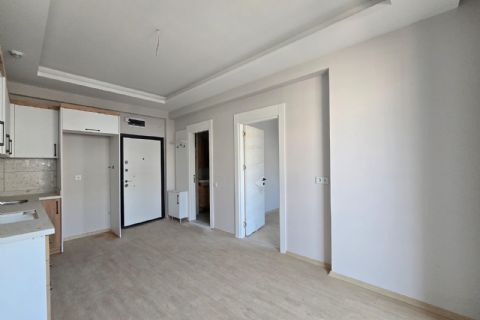 KARİZMA'DAN GMK VE MEDİCAL PARK HASTANESİ YANINDA BALKONLU 1+1