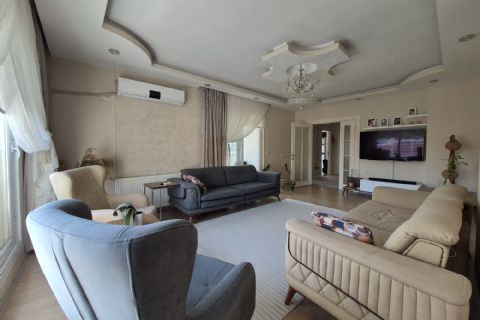 KARİZMA'DAN HAVUZLU JENERATÖRLÜ 4+1