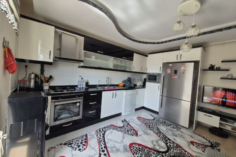 KARİZMA'DAN HAVUZLU JENERATÖRLÜ 4+1