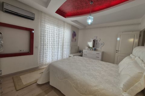 KARİZMA'DAN HAVUZLU JENERATÖRLÜ 4+1