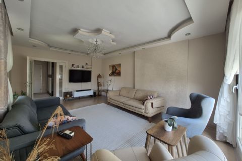 KARİZMA'DAN HAVUZLU JENERATÖRLÜ 4+1