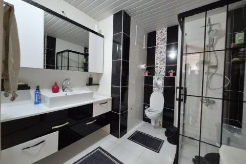 KARİZMA'DAN HAVUZLU JENERATÖRLÜ 4+1