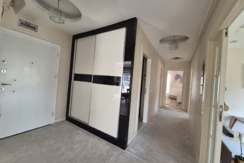 KARİZMA'DAN HAVUZLU JENERATÖRLÜ 4+1