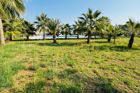 KARİZMA'DAN HAVUZLU SİTE İÇERİSİNDE 1000 M2 BAĞIMSIZ VİLLA