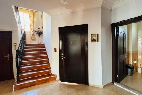 KARİZMA'DAN HAVUZLU SİTE İÇERİSİNDE 1000 M2 BAĞIMSIZ VİLLA