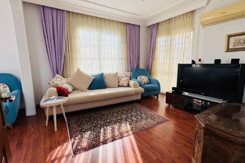 KARİZMA'DAN HAVUZLU SİTE İÇERİSİNDE 1000 M2 BAĞIMSIZ VİLLA
