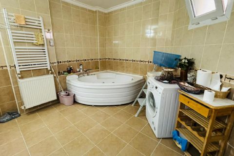 KARİZMA'DAN HAVUZLU SİTE İÇERİSİNDE 1000 M2 BAĞIMSIZ VİLLA