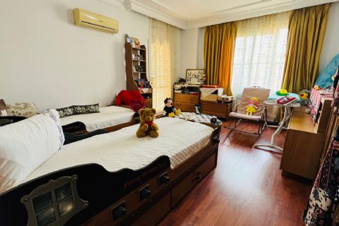 KARİZMA'DAN HAVUZLU SİTE İÇERİSİNDE 1000 M2 BAĞIMSIZ VİLLA