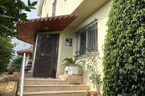 KARİZMA'DAN HAVUZLU VİLLA SİTE İÇİNDE 4+1 TRİPLEKS