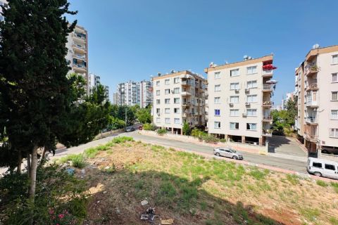 KARİZMA'DAN İÇİ TEMİZ BAKIMLI FERAH 3+1