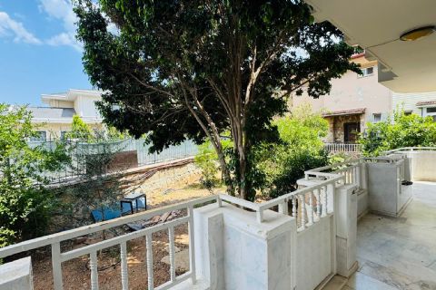 KARİZMA'DAN KUYULUKTA SİTE İÇERİSİNDE HAVUZLU TRİPLEKS VİLLA