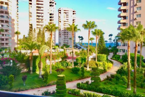 KARİZMA'DAN LİPARİS 1 SİTESİNDE SATILIK KÖŞE DAİRE