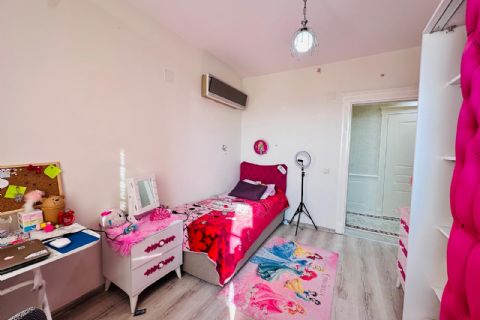 KARİZMA'DAN LÜX HAVUZLU GENİŞ OTURUMLU 5+1
