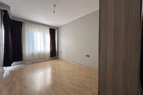 KARİZMA'DAN MENDERES MH DE MERKEZİ KONUMLU MASRAFSIZ VE GENİŞ 1+1
