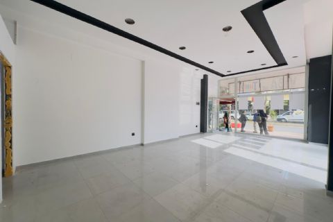 KARİZMA'DAN MENDERES MH DE MERKEZİ YOLA CEPHELİ  DÜKKAN