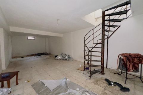 KARİZMA'DAN MENDERES MH DE MERKEZİ YOLA CEPHELİ  DÜKKAN