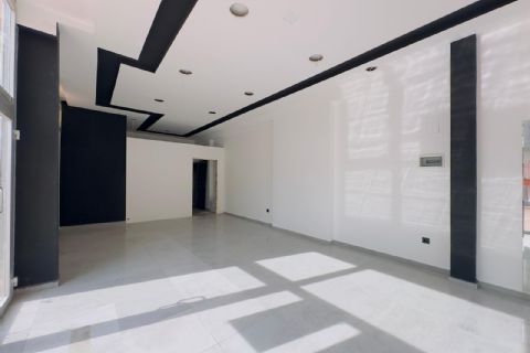 KARİZMA'DAN MENDERES MH DE MERKEZİ YOLA CEPHELİ  DÜKKAN