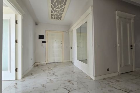 KARİZMA'DAN MENTEŞ'TE LÜKS SİTE İÇİ ARA KAT GENİŞ 4+1