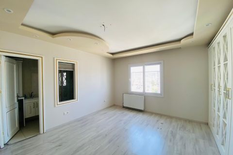 KARİZMA'DAN MERKEZ MH DE HAVUZLU GENİŞ 4+1 DAİRE