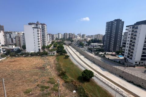 KARİZMA'DAN MERKEZİ KONUMDA CEPHELERİ AÇIK BAĞIMSIZ MUTFAKLI GENİŞ 3+1