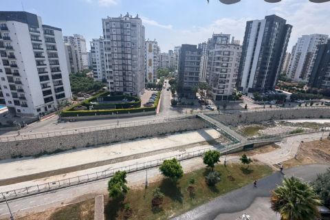 KARİZMA'DAN MERKEZİ KONUMDA CEPHELERİ AÇIK BAĞIMSIZ MUTFAKLI GENİŞ 3+1