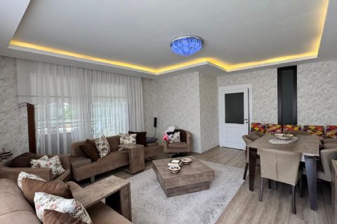 KARİZMA'DAN Merkezi Konumda, Havuzlu ve Teraslı 3+1