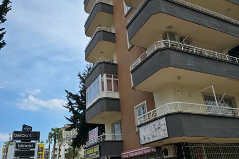 KARİZMA'DAN MERKEZİ KONUMDA SAHİLE YÜRÜME MESAFESİ GENİŞ 3+1
