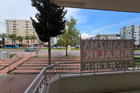 KARİZMA'DAN MERKEZİ KONUMDA SAHİLE YÜRÜME MESAFESİ GENİŞ 3+1