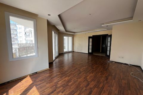 KARİZMA'DAN MERKEZİ LOKASYONDA GENİŞ 3+1 DAİRE
