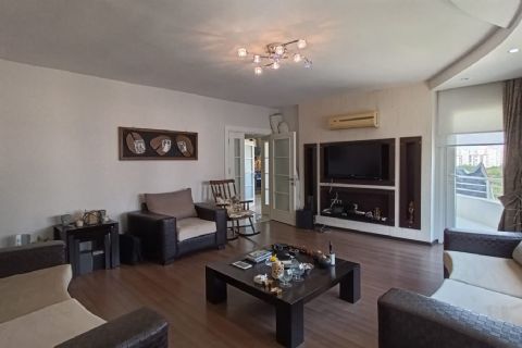 KARİZMA'DAN MERKEZİ LOKASYONDA VE DOĞA MANZARALI ÖNÜ AÇIK FULL EŞYALI 3+1