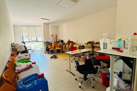 KARİZMA'DAN MERSİNİN MERKEZİNDE KİRACILI OKUL