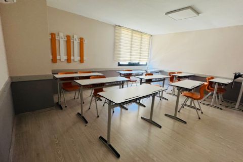 KARİZMA'DAN MERSİNİN MERKEZİNDE KİRACILI OKUL