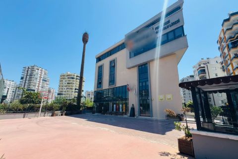 KARİZMA'DAN MERSİNİN MERKEZİNDE KİRACILI OKUL