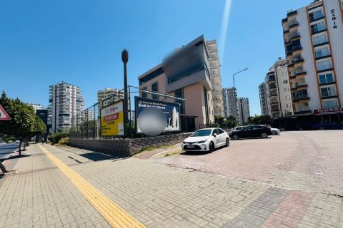 KARİZMA'DAN MERSİNİN MERKEZİNDE KİRACILI OKUL