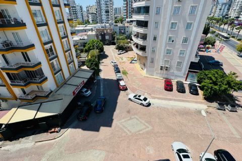 KARİZMA'DAN MERSİNİN MERKEZİNDE KİRACILI OKUL