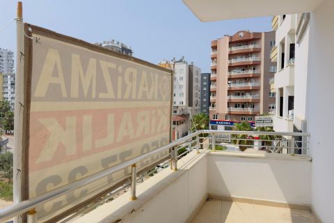 KARİZMA'DAN MEZİTLİ BANKALAR DURAĞI GMK CEPHELİ 2+1 OFİS