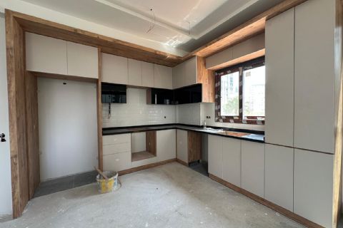 KARİZMA'DAN MEZİTLİ MERKEZ'DE SIFIR HAVUZLU LÜKS 2+1