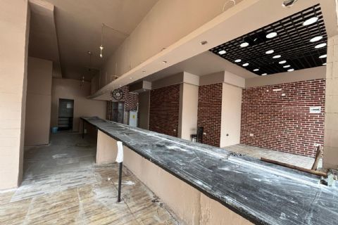 KARİZMA'DAN MEZİTLİ'NİN İŞLEK CADDESİNDE  DÜKKAN