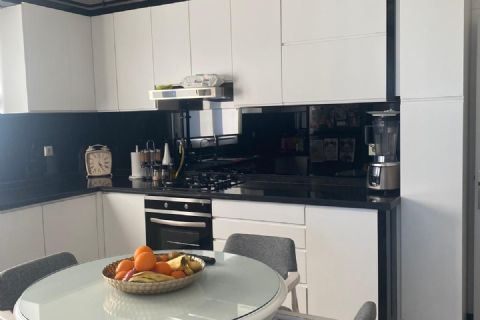 KARİZMADAN PRESTİJLİ SİTEDE YÜZME HAVUZULU VE MERKEZİ KONUMLU LÜKS 3+1