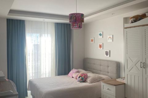 KARİZMADAN PRESTİJLİ SİTEDE YÜZME HAVUZULU VE MERKEZİ KONUMLU LÜKS 3+1