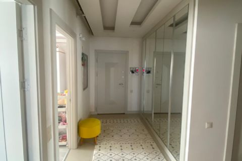 KARİZMADAN PRESTİJLİ SİTEDE YÜZME HAVUZULU VE MERKEZİ KONUMLU LÜKS 3+1