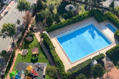 KARİZMADAN PRESTİJLİ SİTEDE YÜZME HAVUZULU VE MERKEZİ KONUMLU LÜKS 3+1