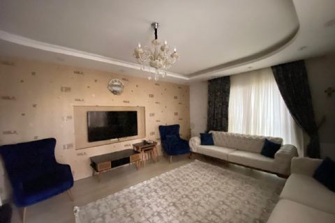 KARİZMA'DAN SAHİLE YAKIN HER KAT TEK DAİRE DOĞALGAZLI 4+1