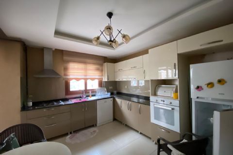 KARİZMA'DAN SAHİLE YAKIN HER KAT TEK DAİRE DOĞALGAZLI 4+1