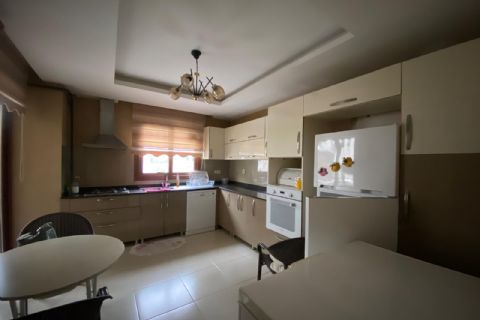 KARİZMA'DAN SAHİLE YAKIN HER KAT TEK DAİRE DOĞALGAZLI 4+1