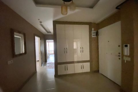 KARİZMA'DAN SAHİLE YAKIN HER KAT TEK DAİRE DOĞALGAZLI 4+1