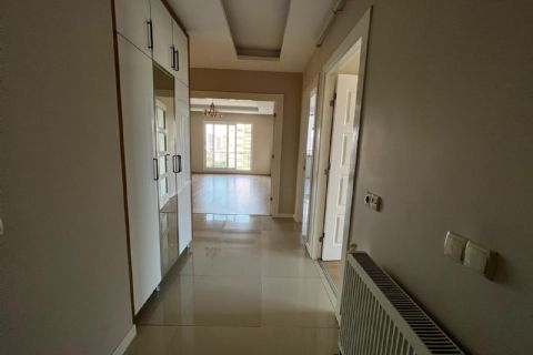 KARİZMA'DAN SESSİZ SAKİN BİR SİTE İÇERİSİNDE 4+1 DAİRE
