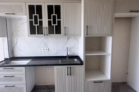 KARİZMA'DAN SİTE İÇERİSİNDE HAVUZLU DENİZ MANZARALI SIFIR 1+1